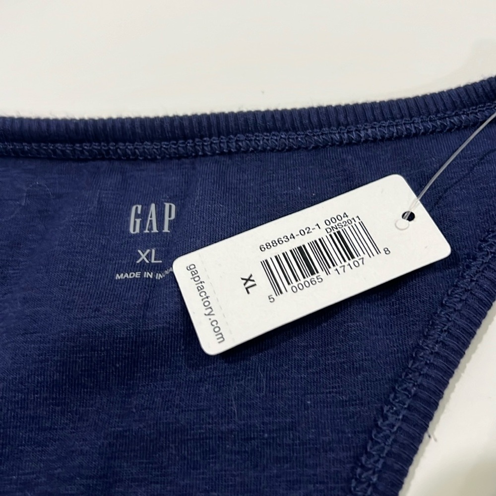 Gap Ribbed Scoop Racerback Tank - Picture 4 of 7